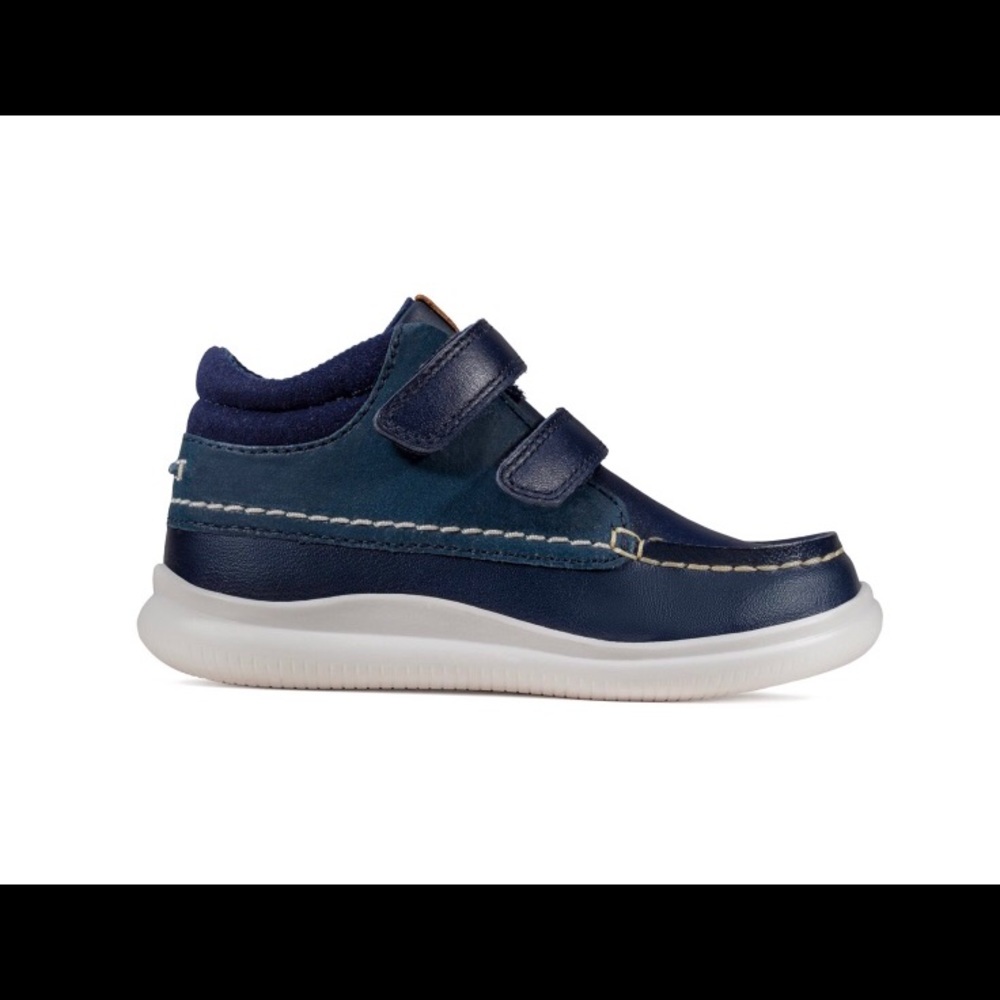 Clarks causal navy leather shoe
